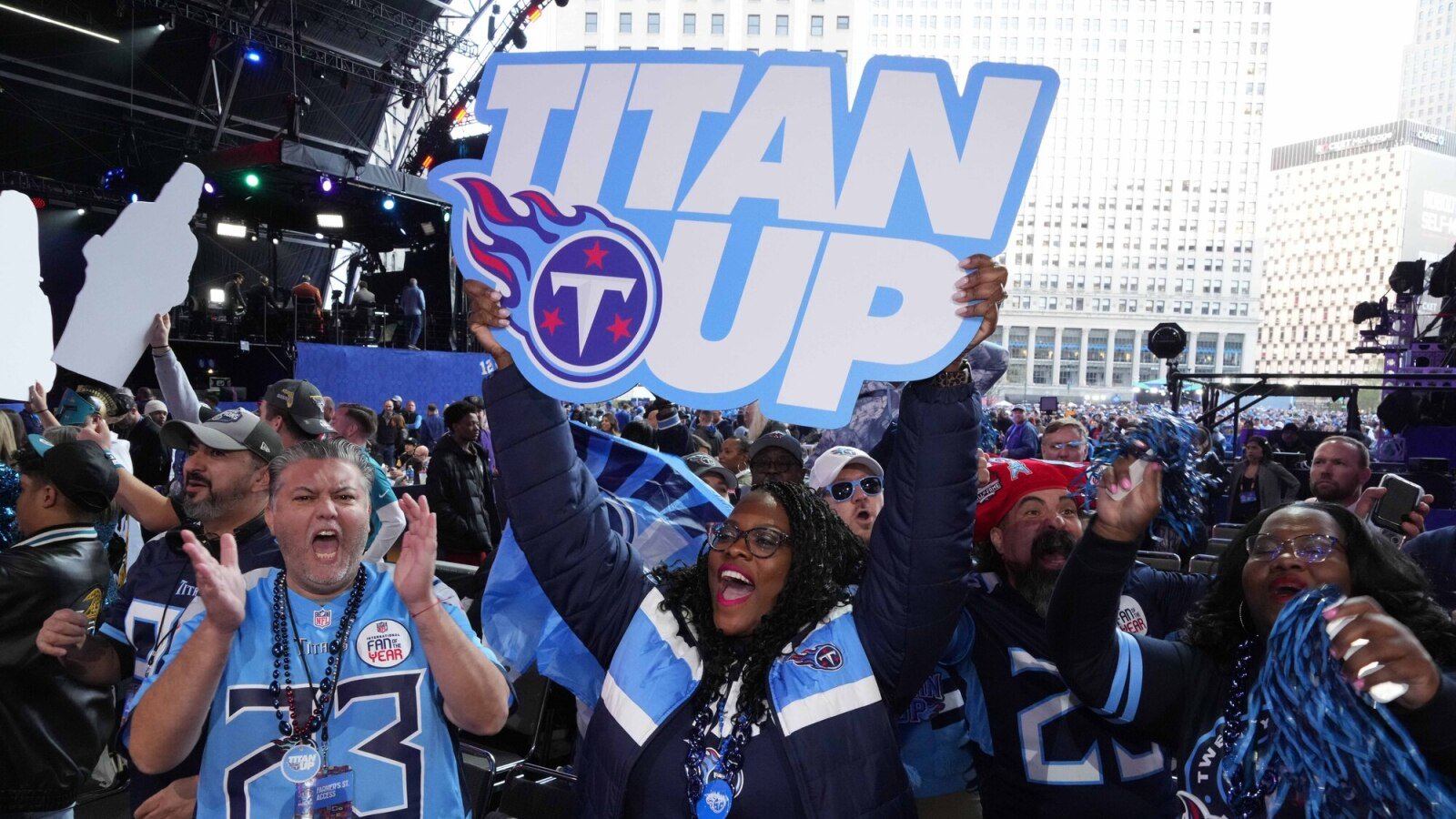 Titans GM 2025 년 NFL Draft에서 거래 No. 1 Pick에 열린 팀 시사복지